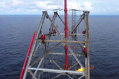 Masterpiece in offshore lifting