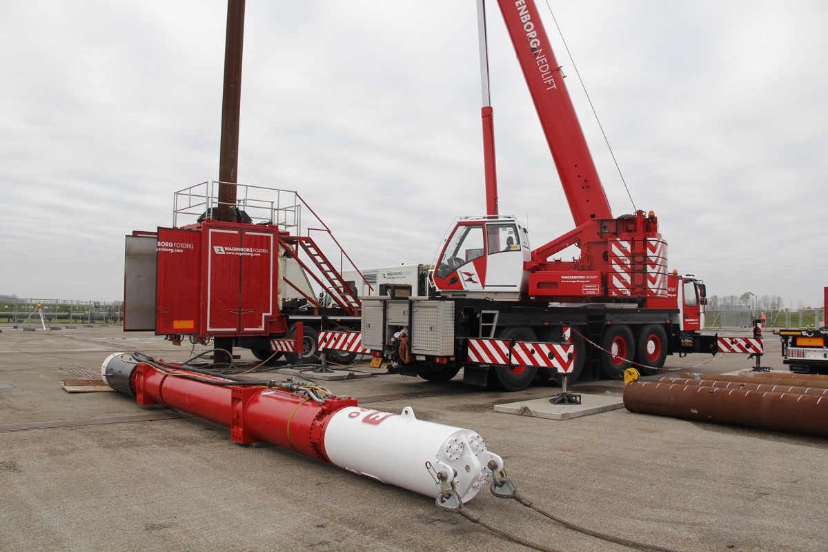 Our in-house engineered trailers assure the tube to be held perfectly in a vertical position